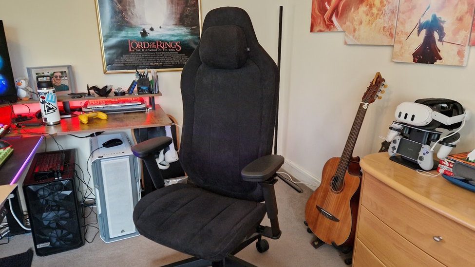 Gaming Chairs – Ultimate Comfort for Hardcore Gamers
