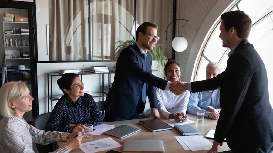 The Role of eCards in Modernizing Employee Recognition for HR