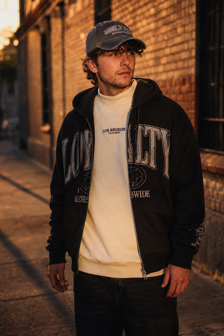 Zach Bryan Merch, Hellstar & Parke Sweatshirt Guide